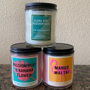 Brand new 1-wick summer Bath & Body Works Candles *SELLING ALL THREE TOGETHER!*